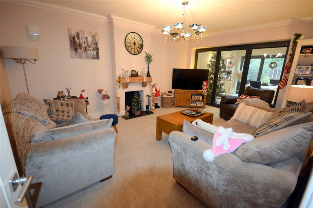 SITTING ROOM