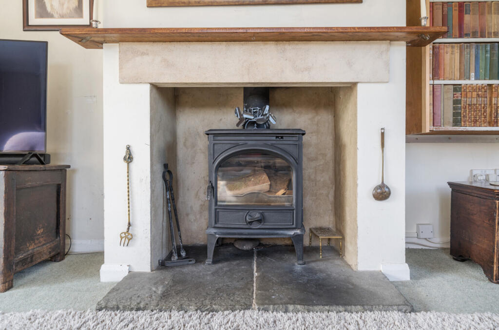 1319439-15-686829...