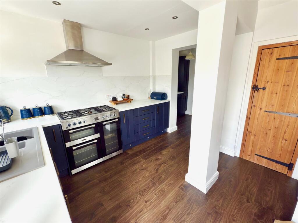 KITCHEN AREA.jpg