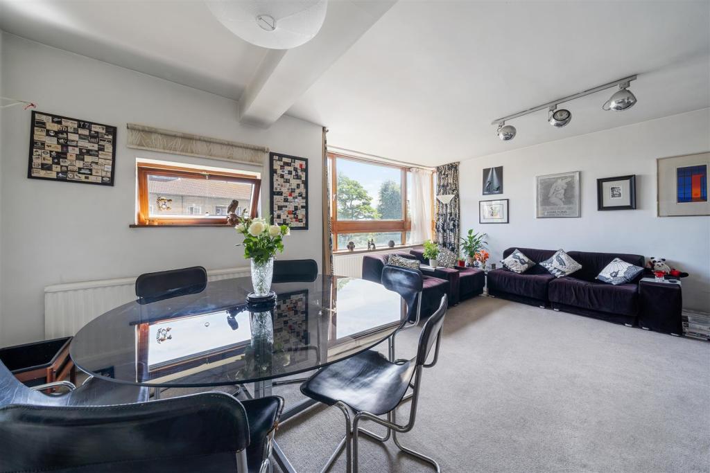 Flat 6, Lancaster Lodge NW3 2UW-6.jpg
