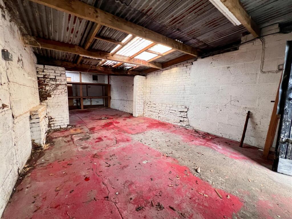 4 - Garage Workshop for Auction, Ashley Down.jpg