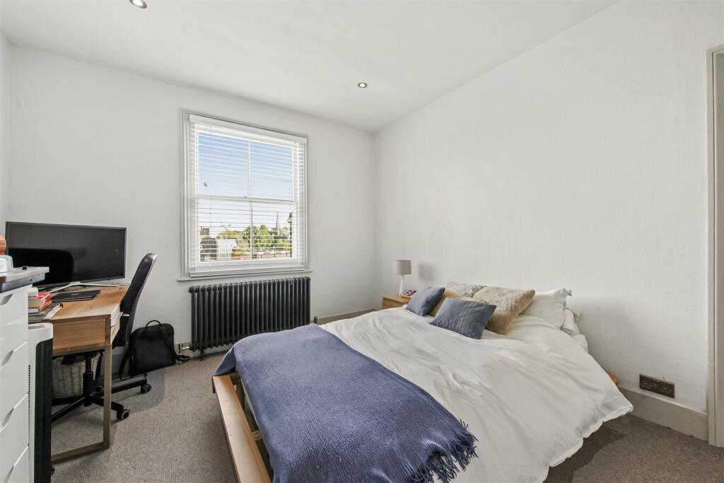 TOP FLOOR FLAT 39 Fitzroy Road   - PWqq6IKg3G8wwYA
