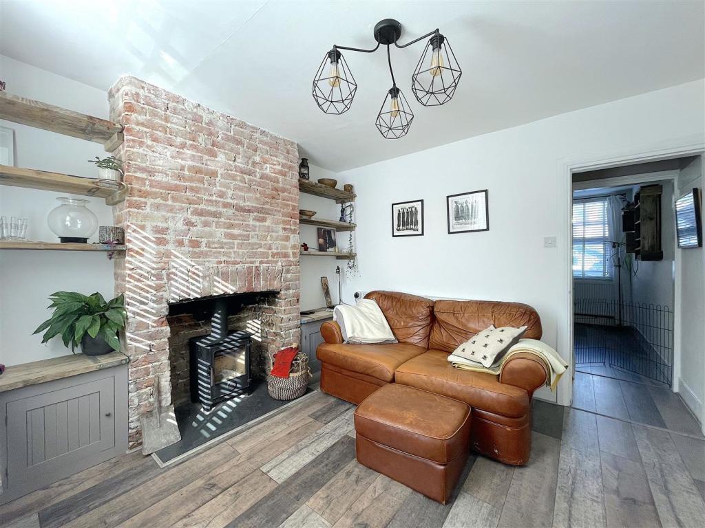 Living Room (2).jpeg