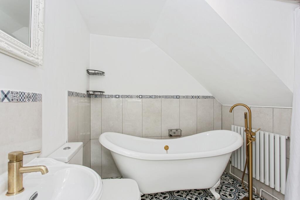 Bath/Shower Room