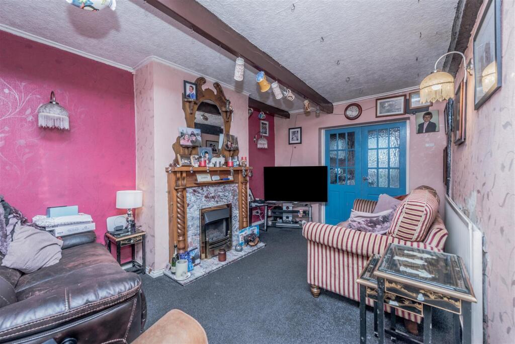 Living Room: