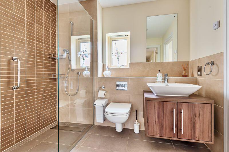 Ensuite shower room to master bedroom