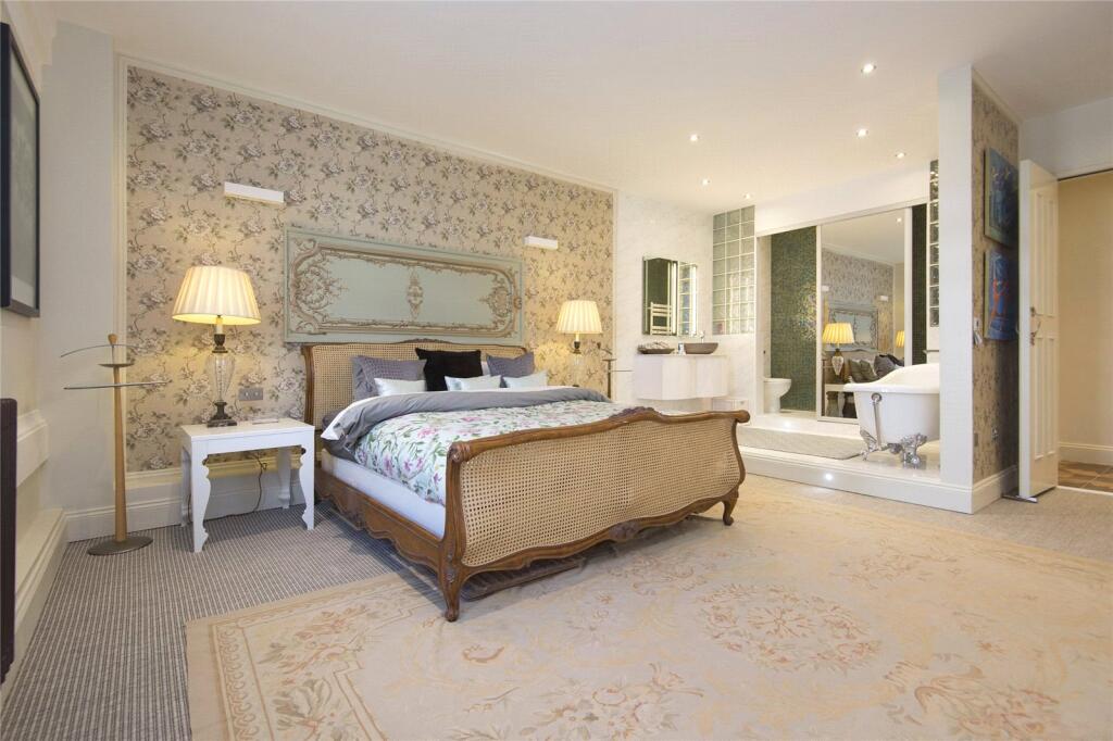 Bedroom Two/En-Suite