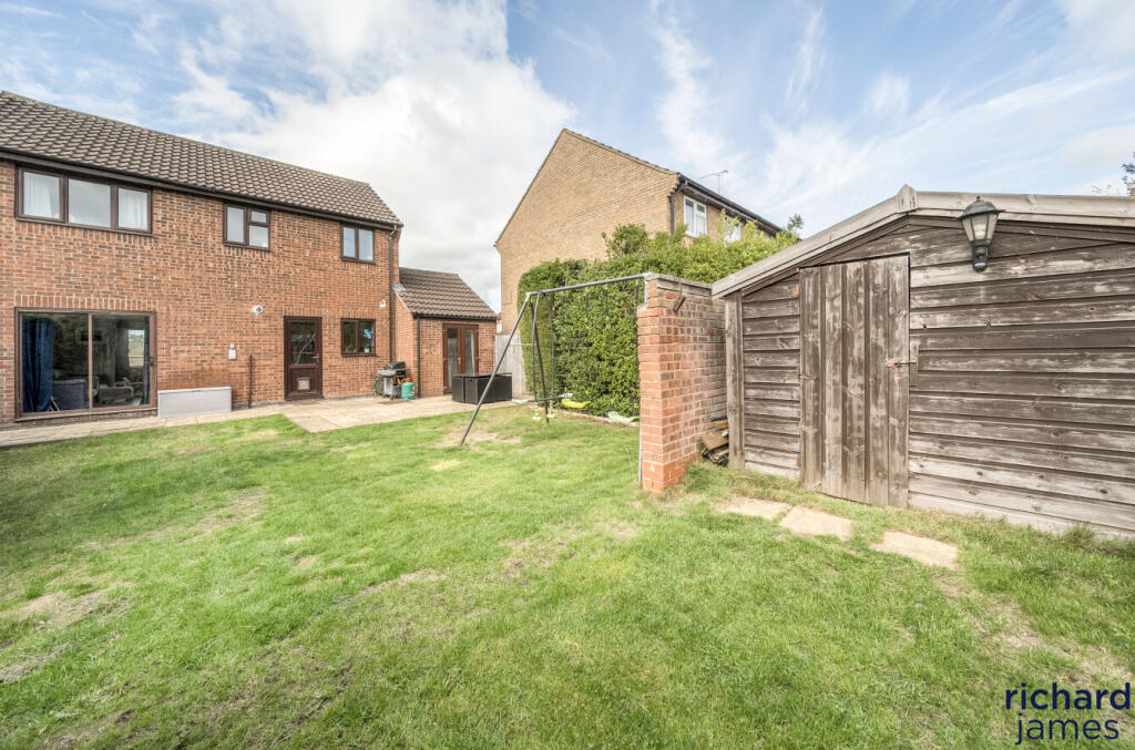 99e39ae2ee2e43508e7b5393351a7af4