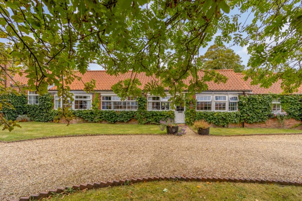 Horseshoes (Tytton Court)-9