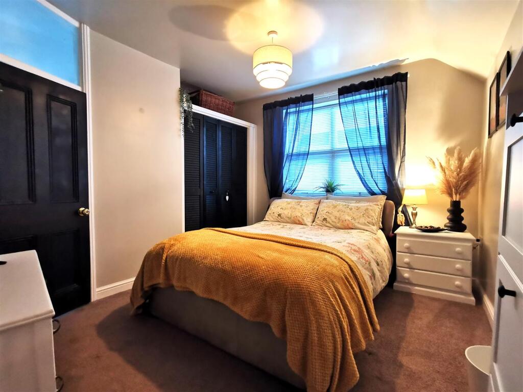 main bedroom 1.jpg