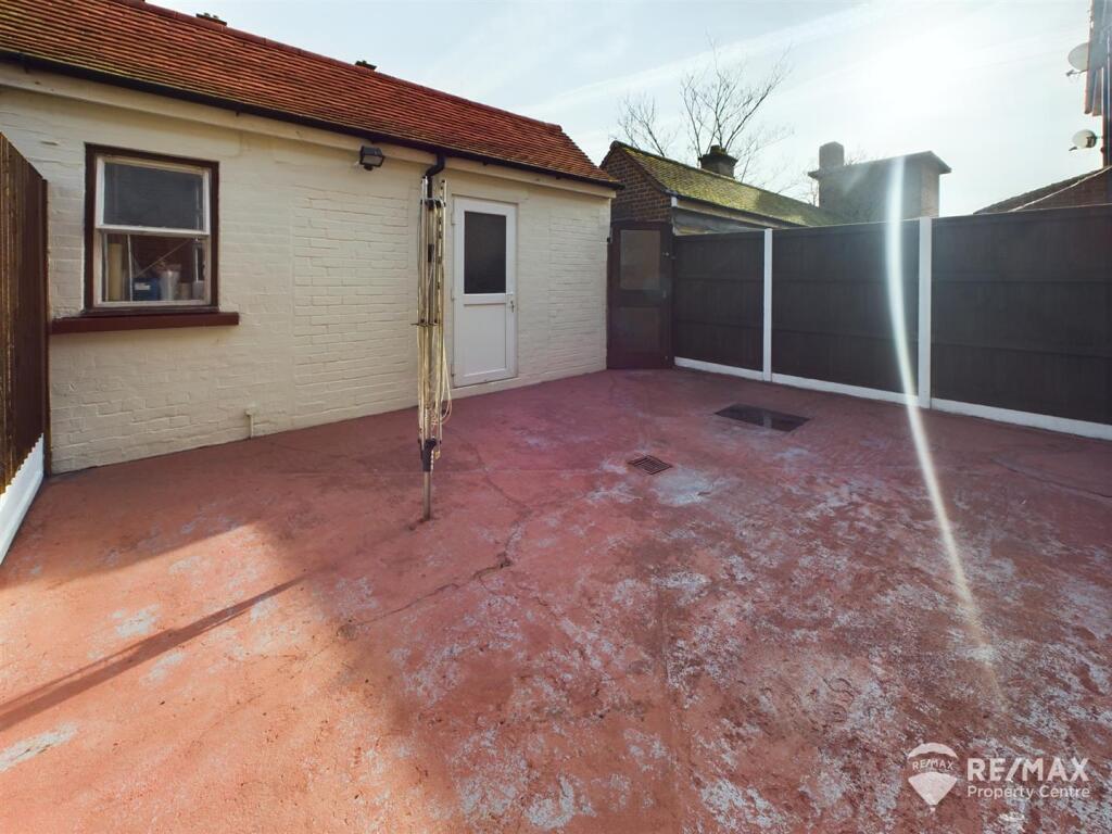 Rear Courtyard (2).jpg