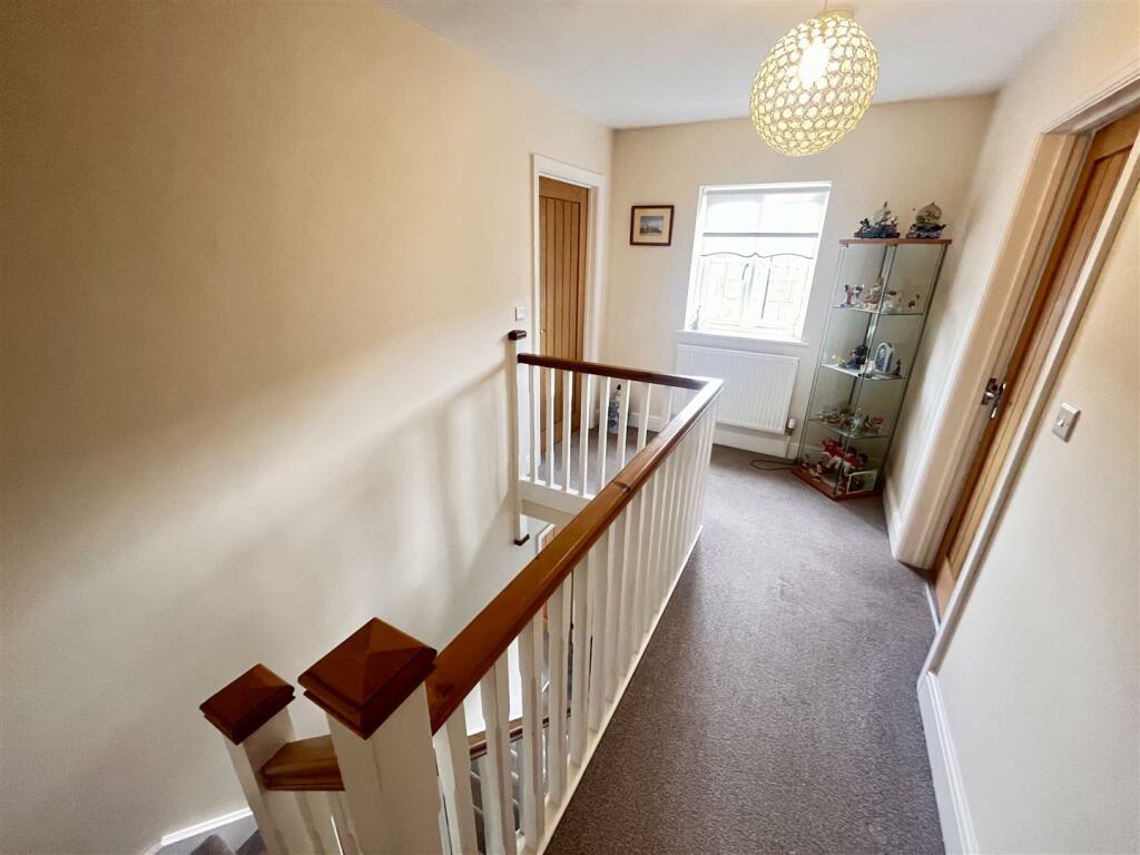 FIRST FLOOR - GALLERIED LANDING