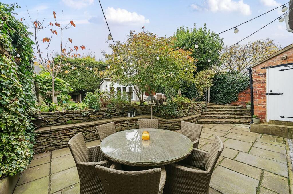 23 Main Road, Crick