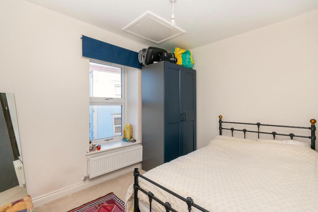 F1W3H4VP - Bedroom C.jpg