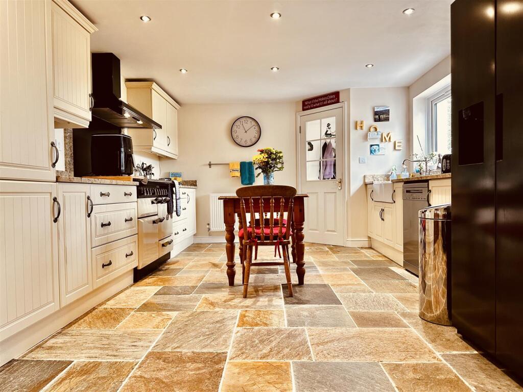 Kitchen/Breakfast Room