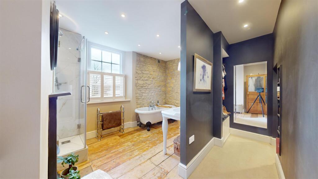 Bathroom &amp; Dressing Room