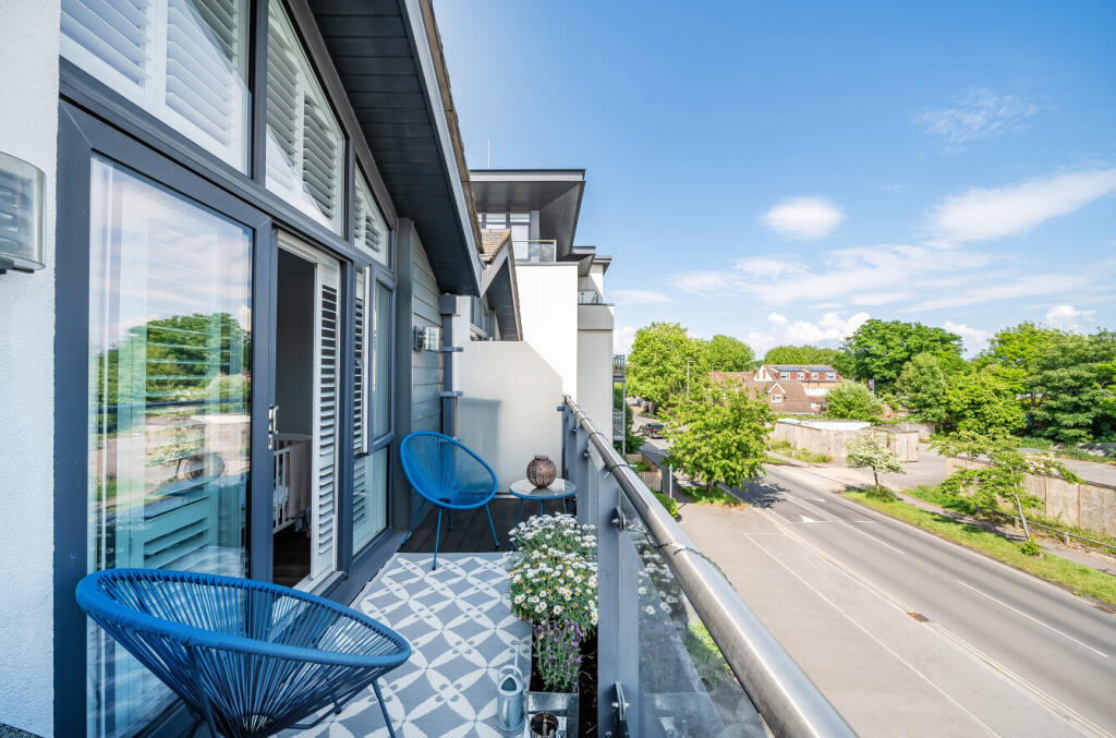 2-68220b4c7435f-1...