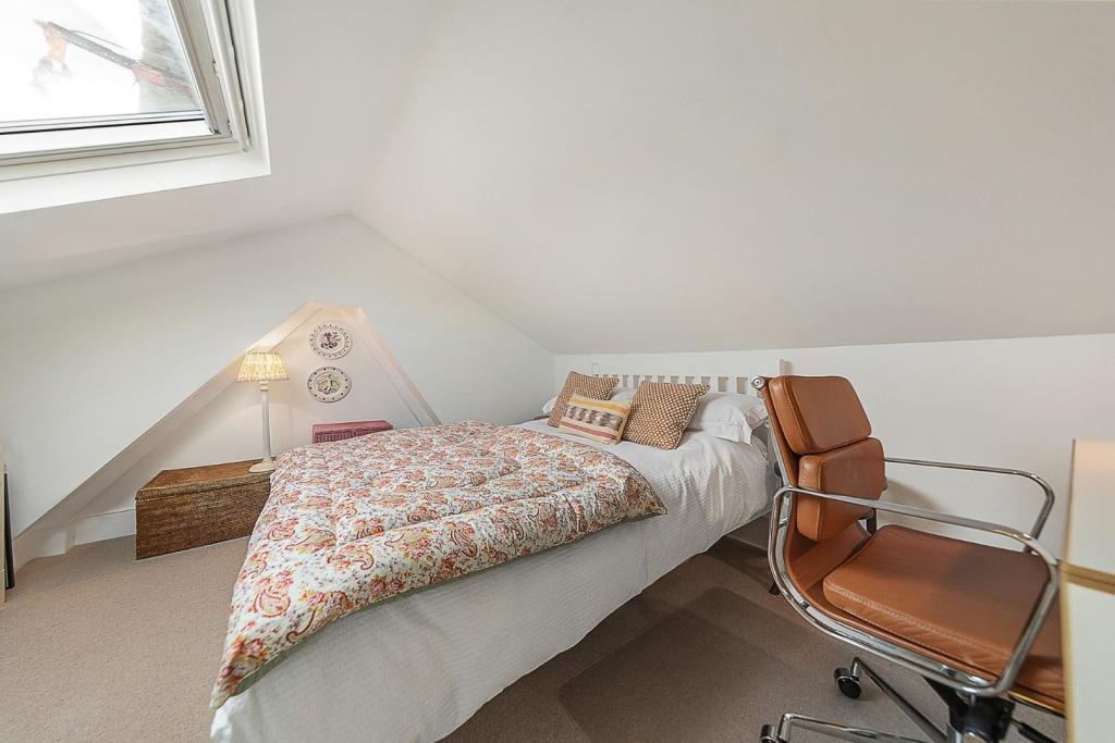 Bedroom (3).jpg