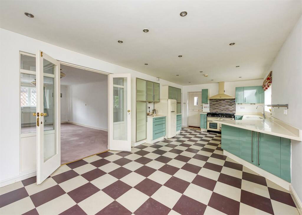 109 Rookery Road-kitchen4 SEPT24.jpg