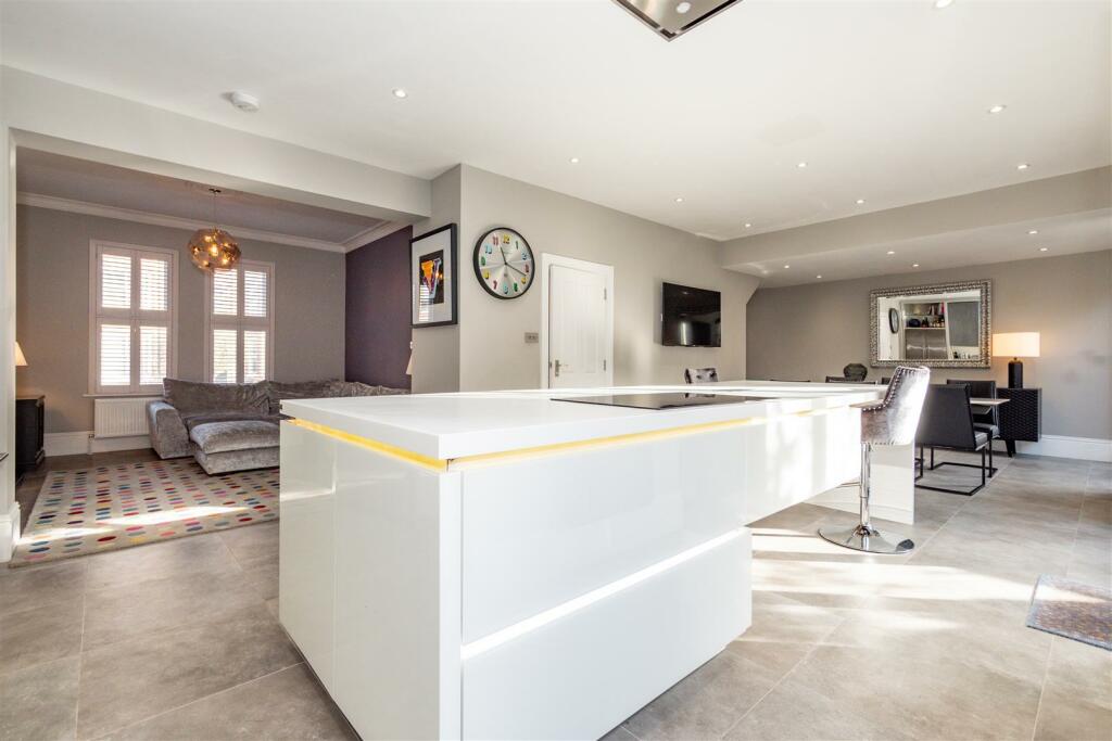 Dining Kitchen 4
