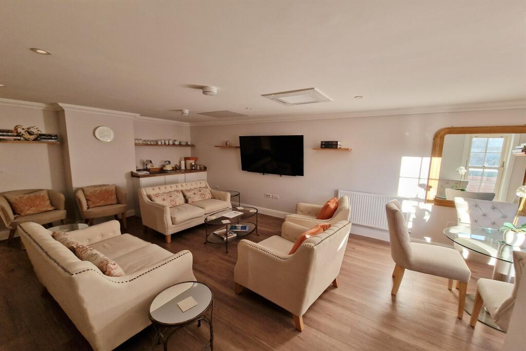 Communal Lounge