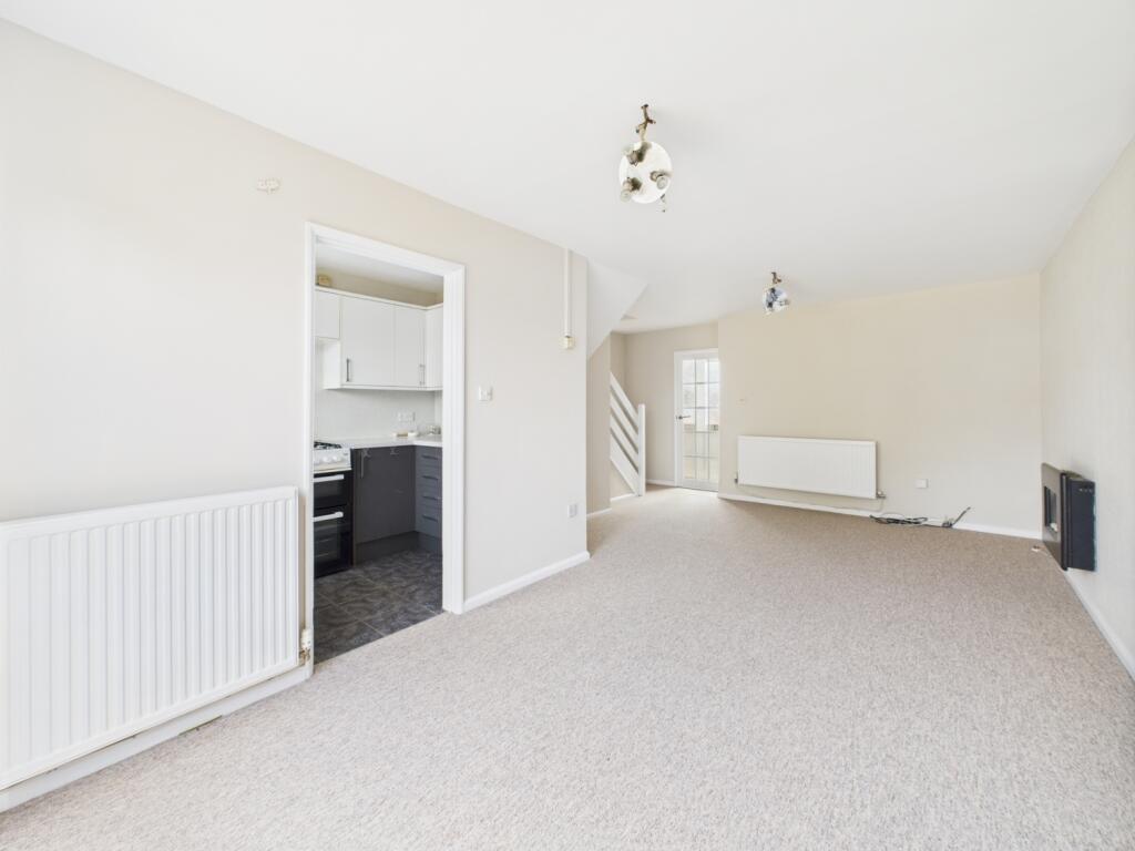 CAM01740G0-PR0422-STILL011