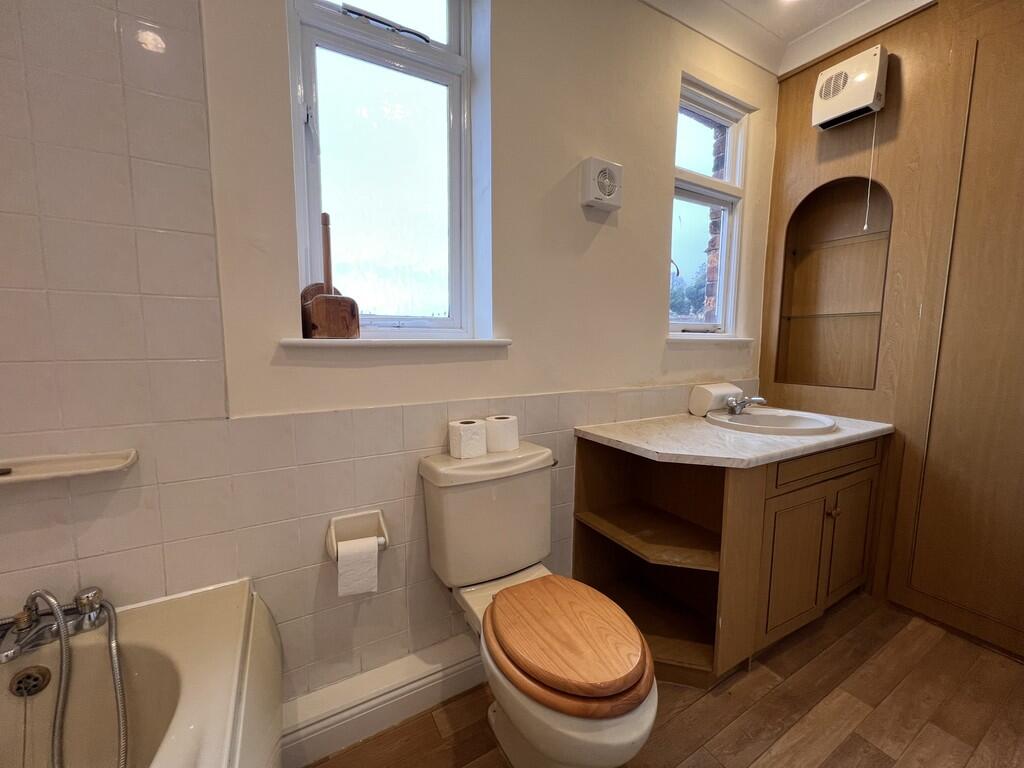 En Suite Bathroom