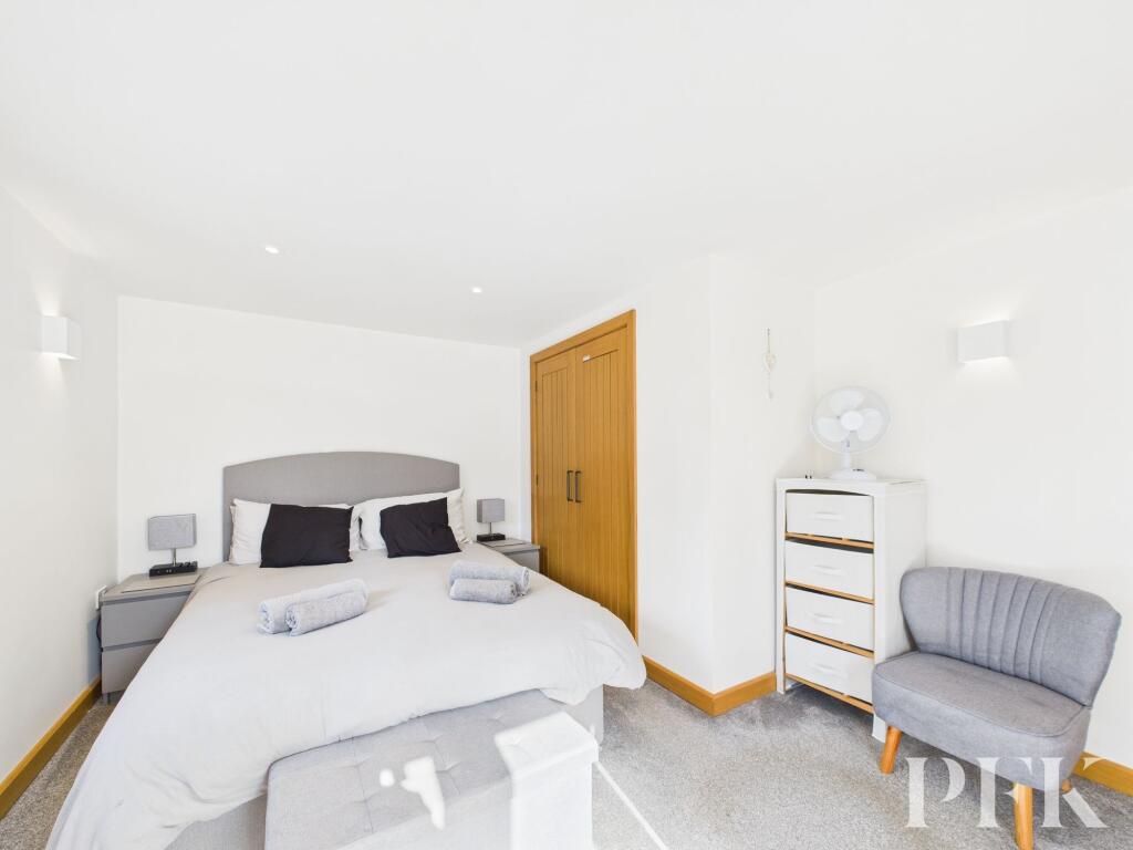 Low Fold Cottage - Bedroom 1