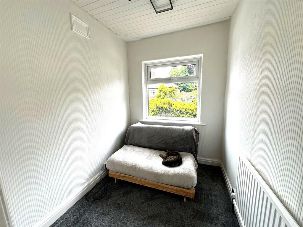 Bed 3.jpg