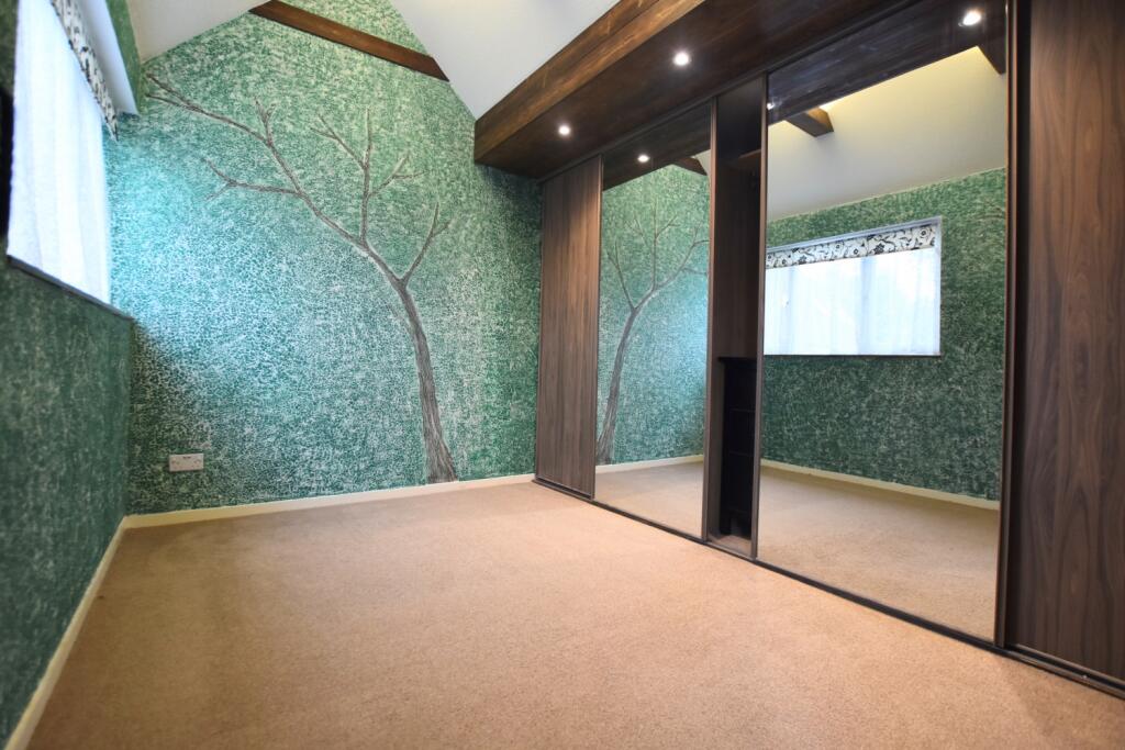 85 Arncliffe Drive bedroom