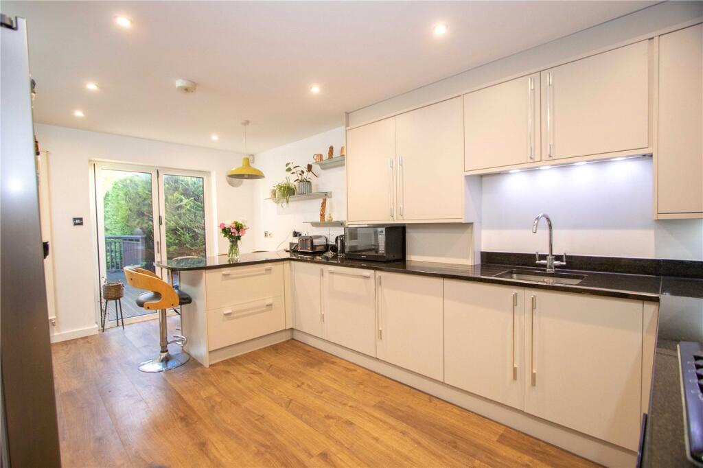 Kitchen/Breakfast Rm