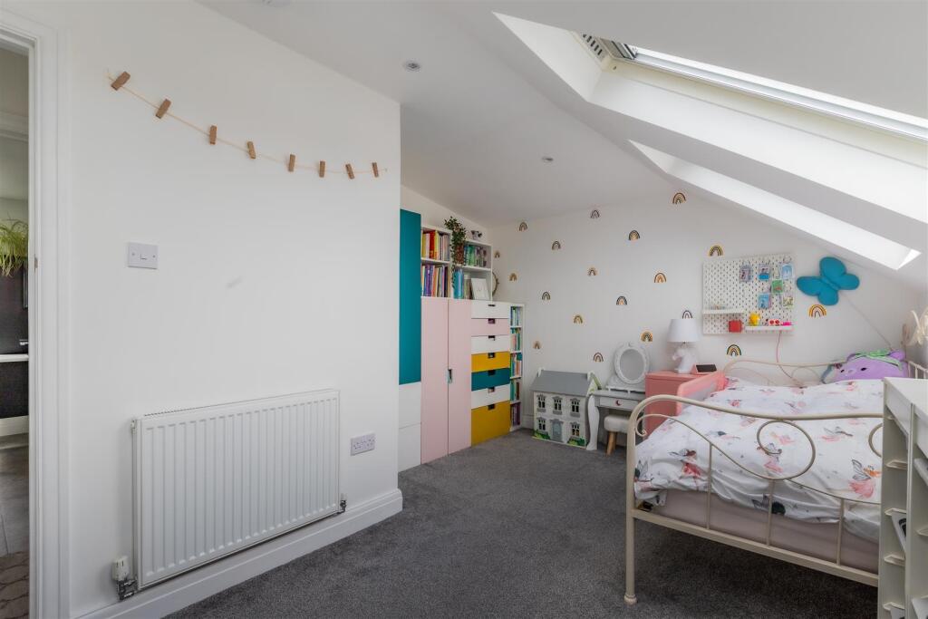 Ambleside Avenue 7-7.jpg