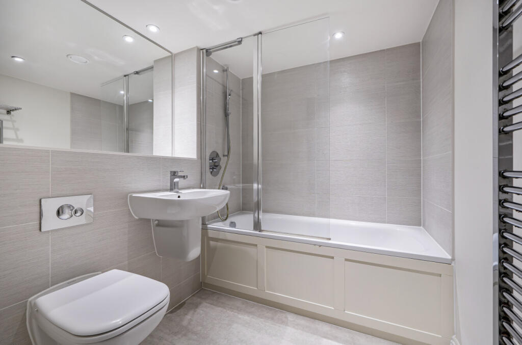 1369097-8-68ee100...