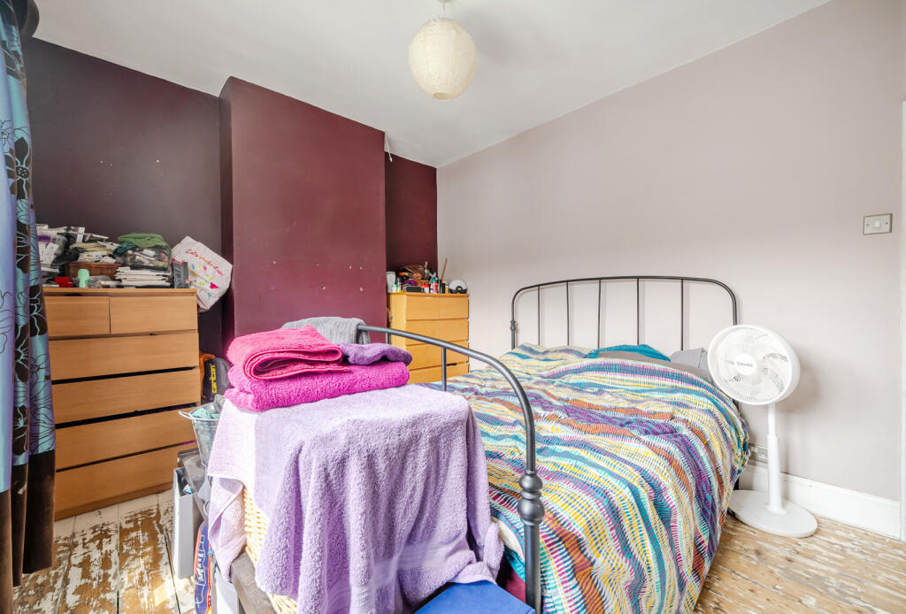 1341937-11-68a31f...