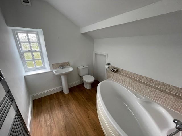 Bathroom 2.jpg