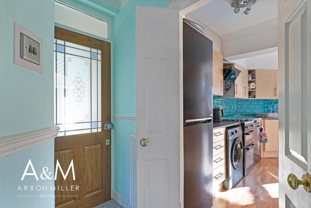 Hallway/Kitchen