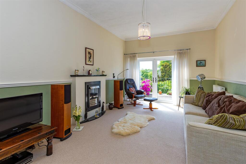 Main lounge 1.4 SAPL4287-20250506-DxO_DeepPRIME XD