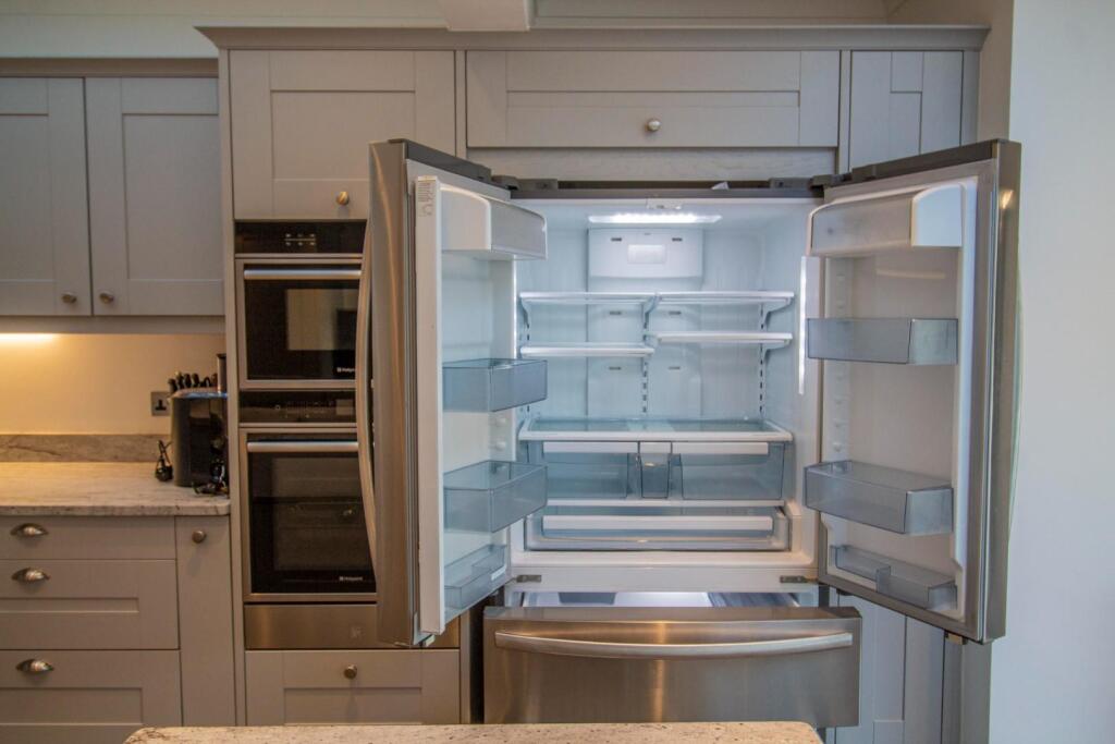 48 Garland Street [Fisher Paykel American Fridge F