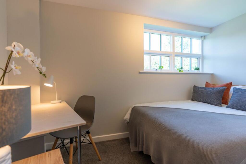 SYF6 - Bedroom