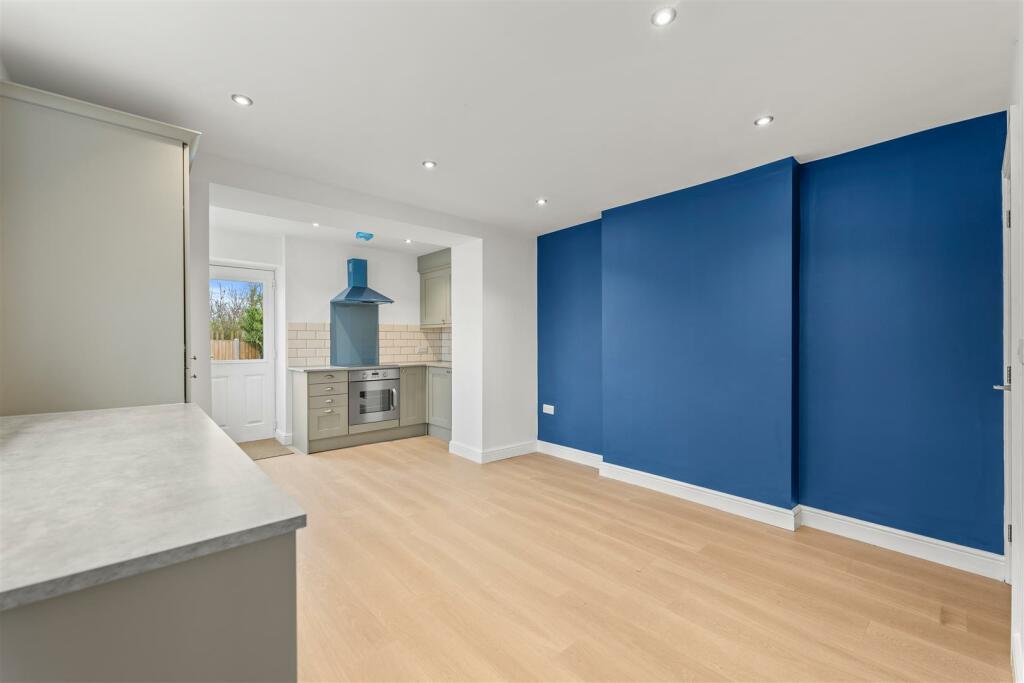 8 Bridle Road-11.jpg