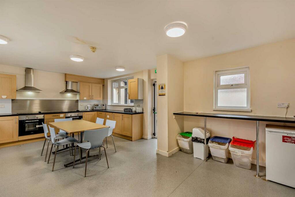 8579494-interior07-800.jpg