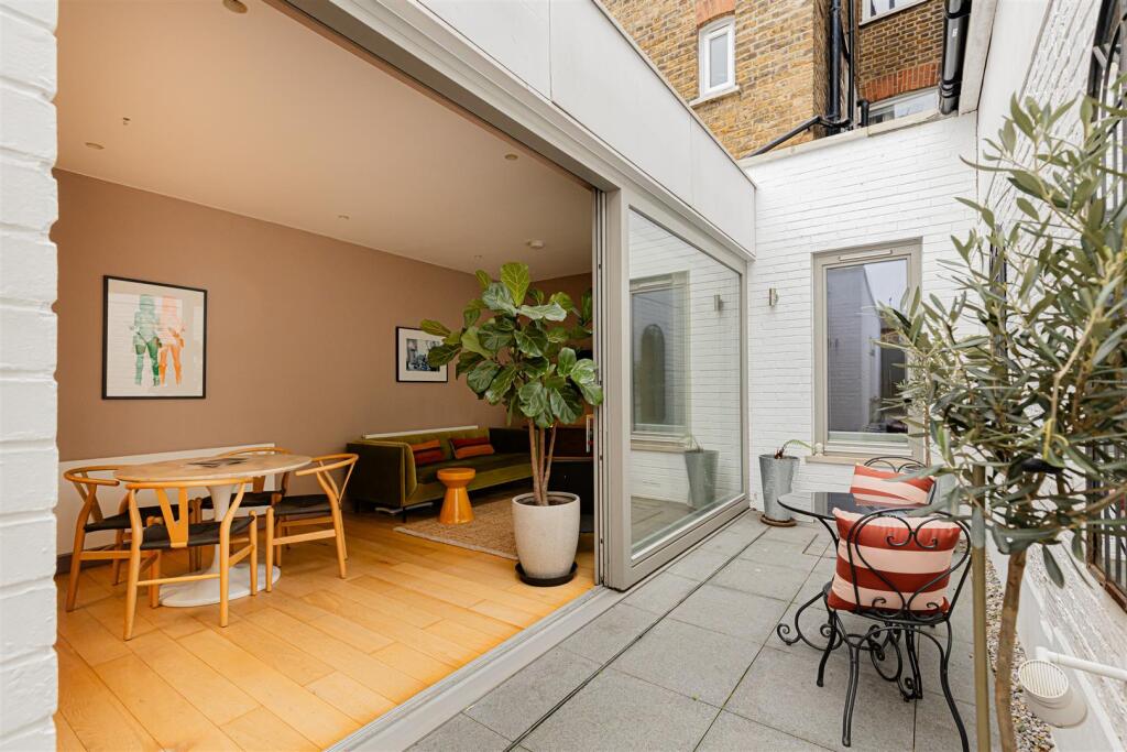 Hillfield Mews (41).jpg
