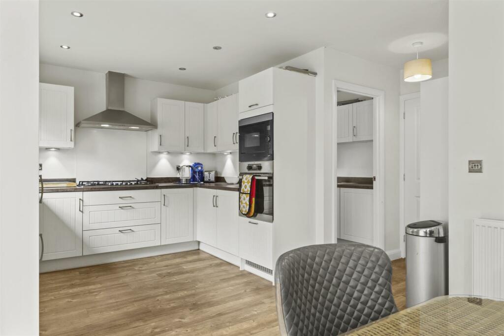 KITCHEN/BREAKFAST ROOM