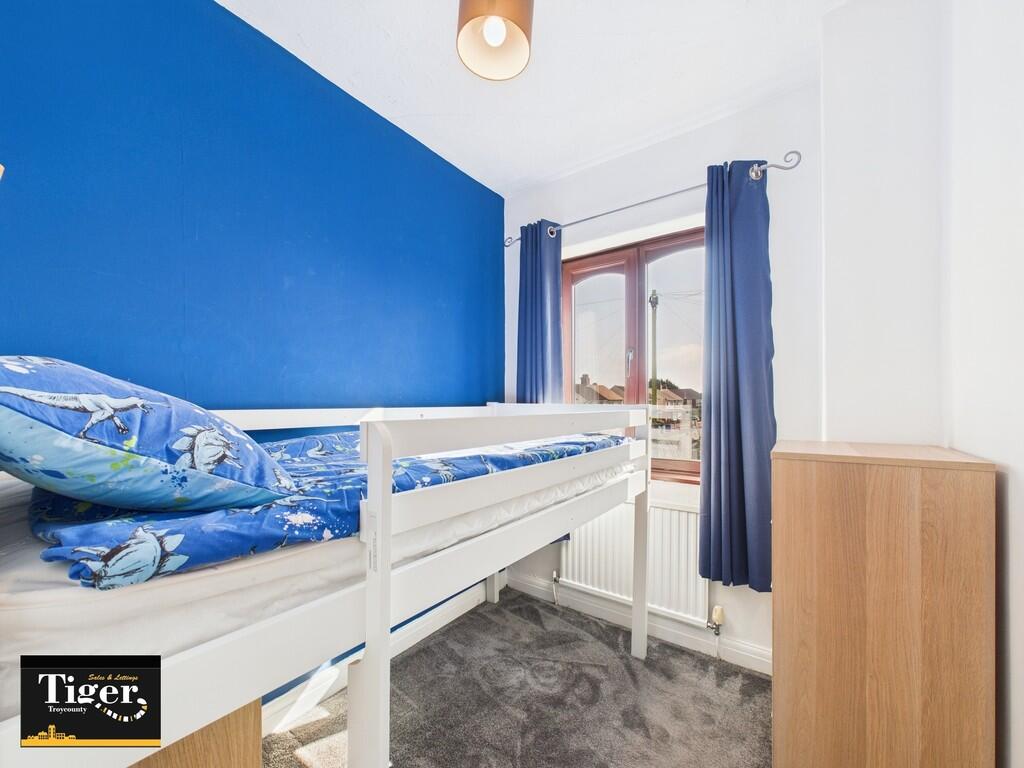 CAM02176G0-PR0505...