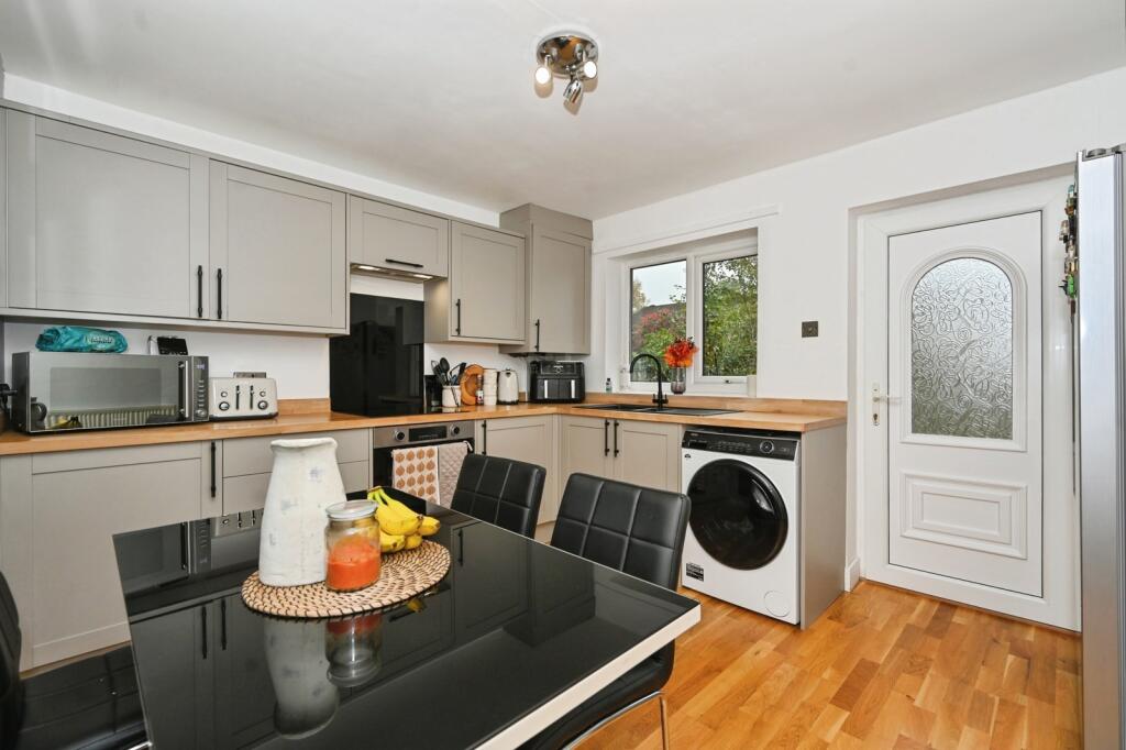 Kitchen/Dinning Area