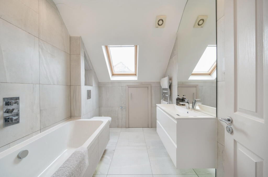 1303198-23-683f06...