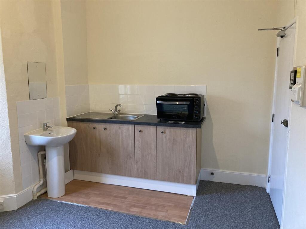 Kitchenette