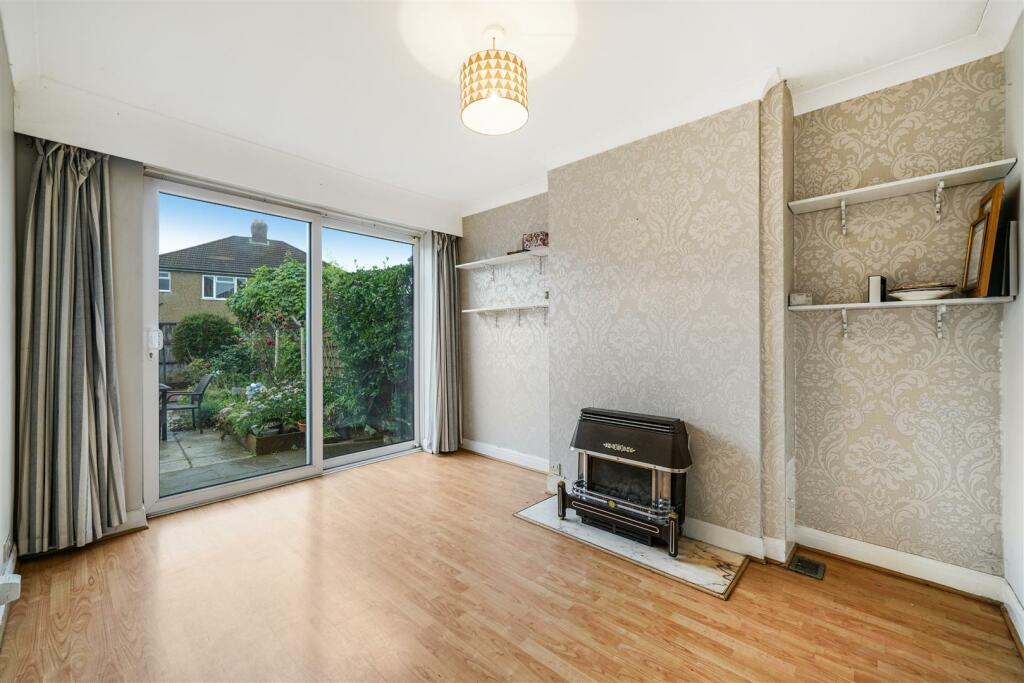 24 Alderney Gardens - BCVaMNYlGcrbOPSxnnVX.jpg