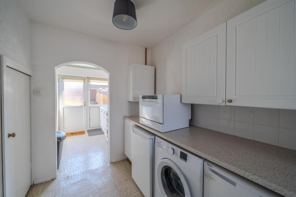 20 Radnor Way-12.jpg