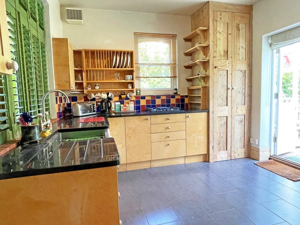 Kit/Breakfast Room